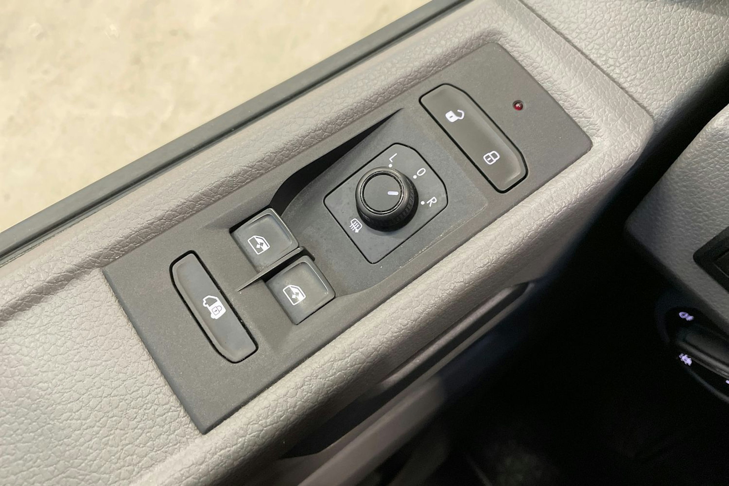 hopea Volkswagen Transporter 2020 kuva 22.