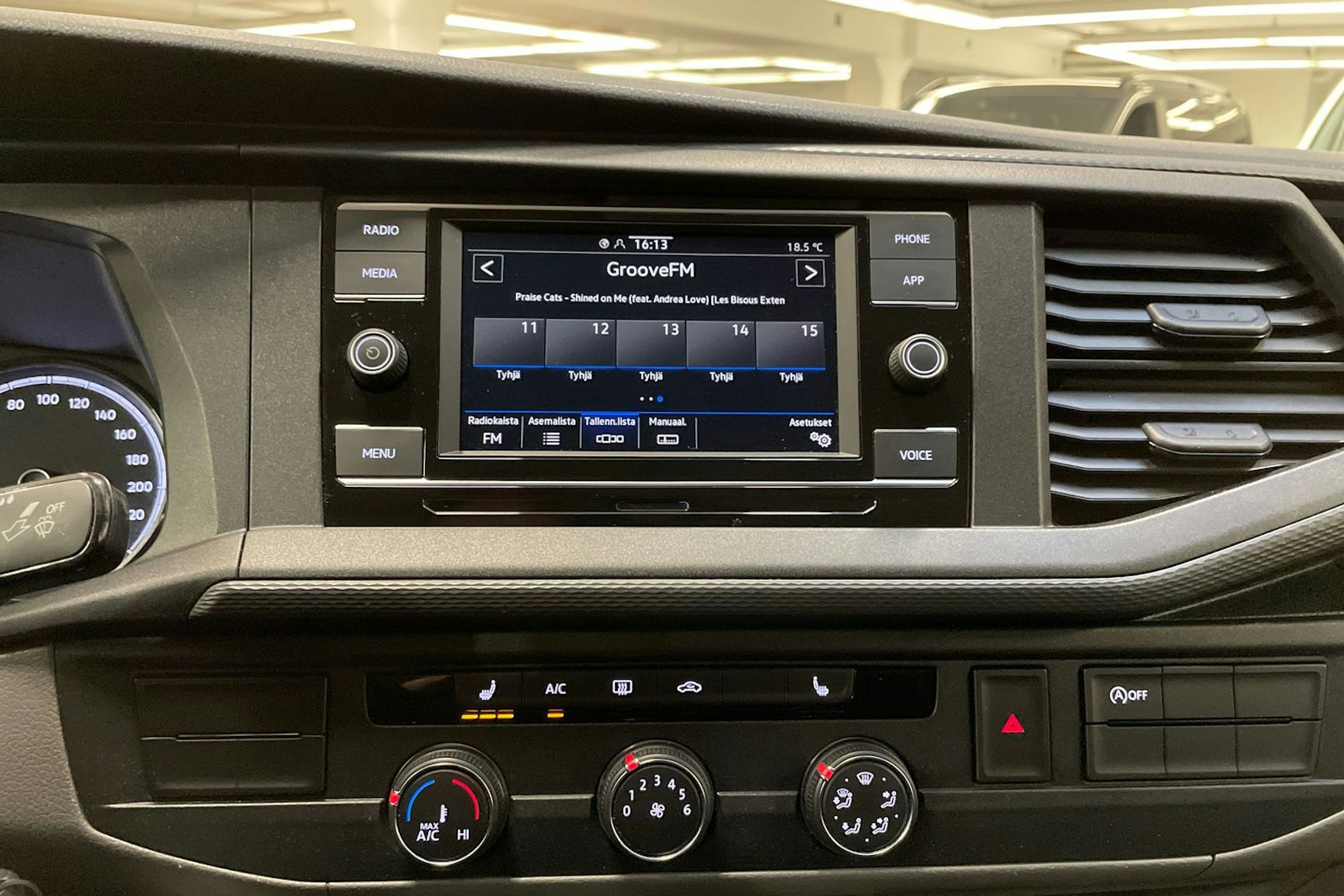 hopea Volkswagen Transporter 2020 kuva 23.