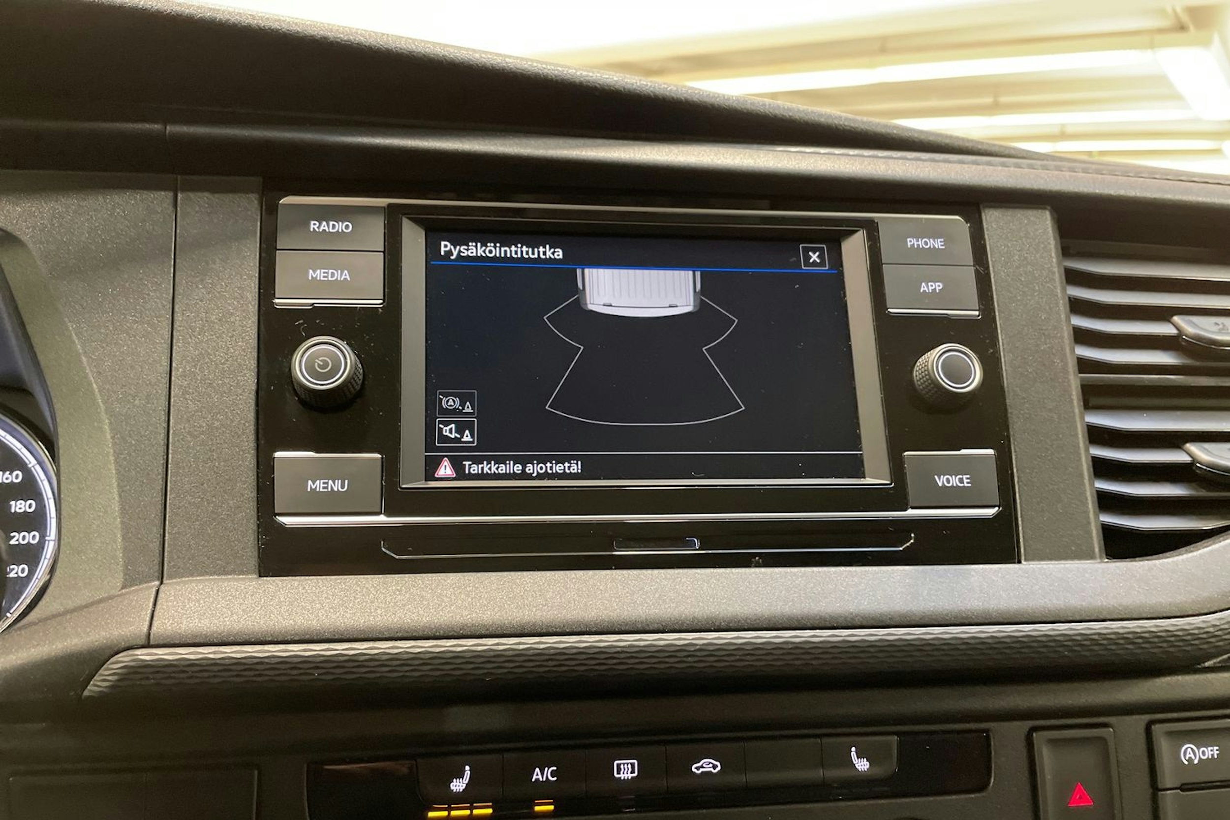 hopea Volkswagen Transporter 2020 kuva 24.