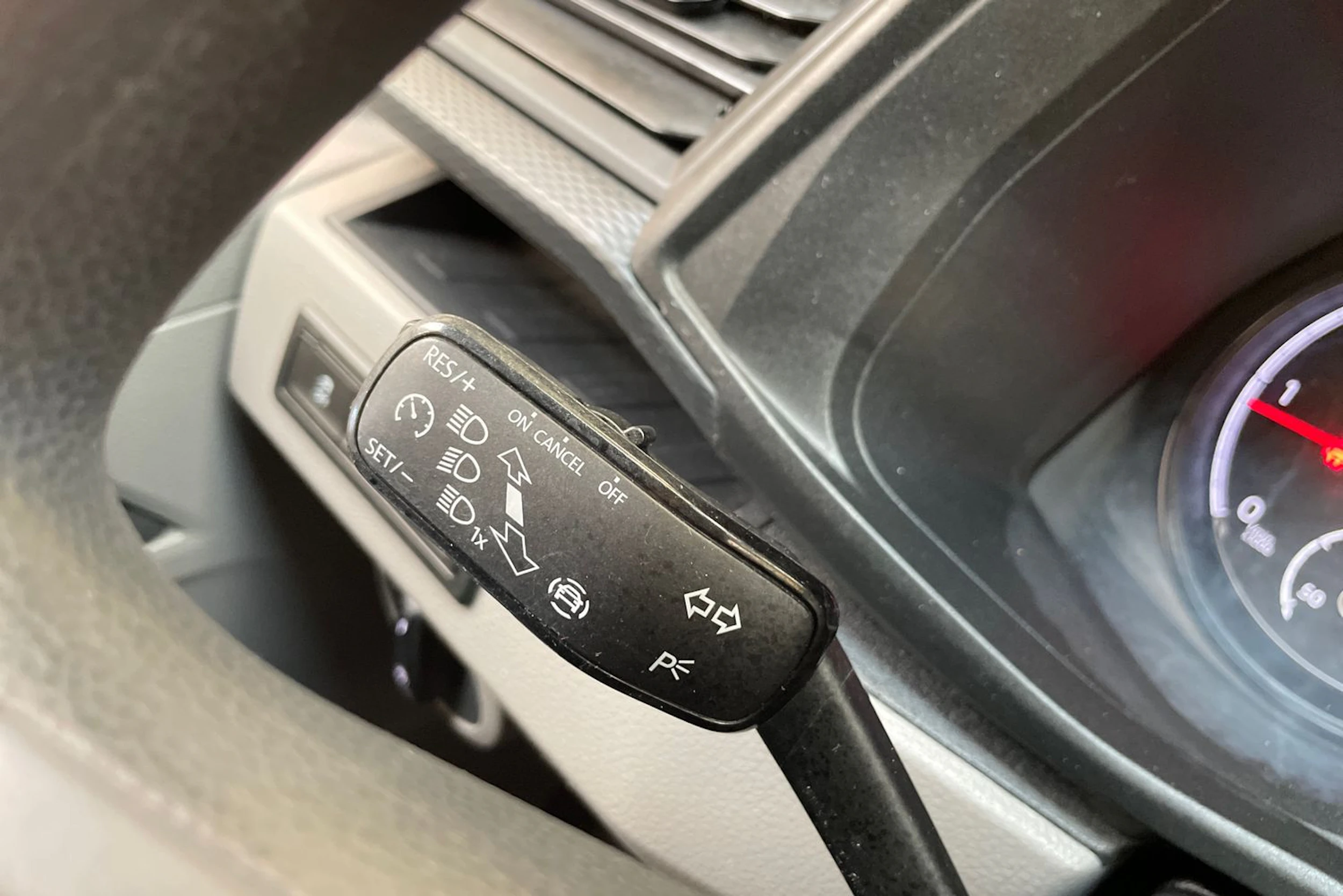 musta Volkswagen Transporter 2020 kuva 20.