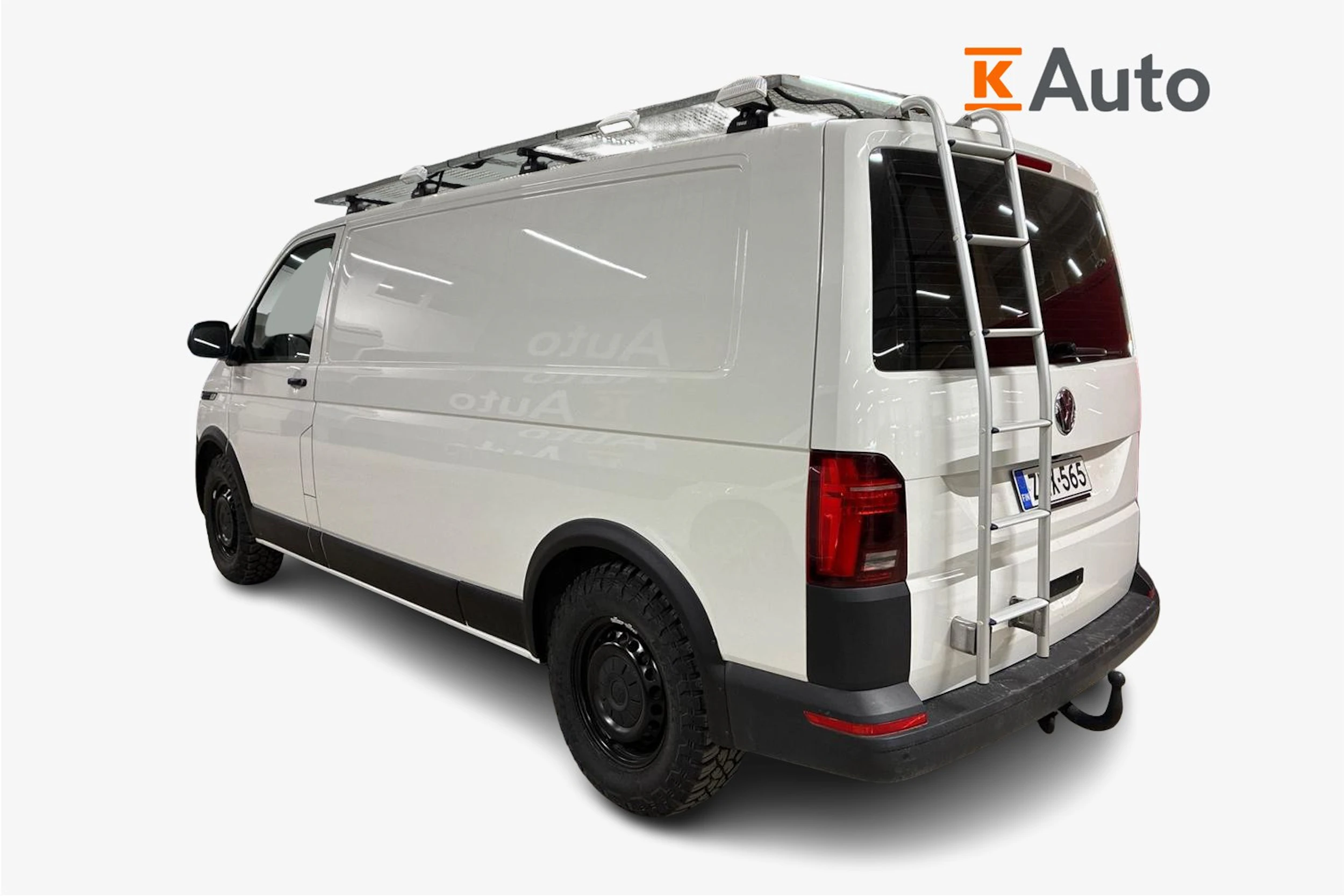 valkoinen Volkswagen Transporter 2020 kuva 2.