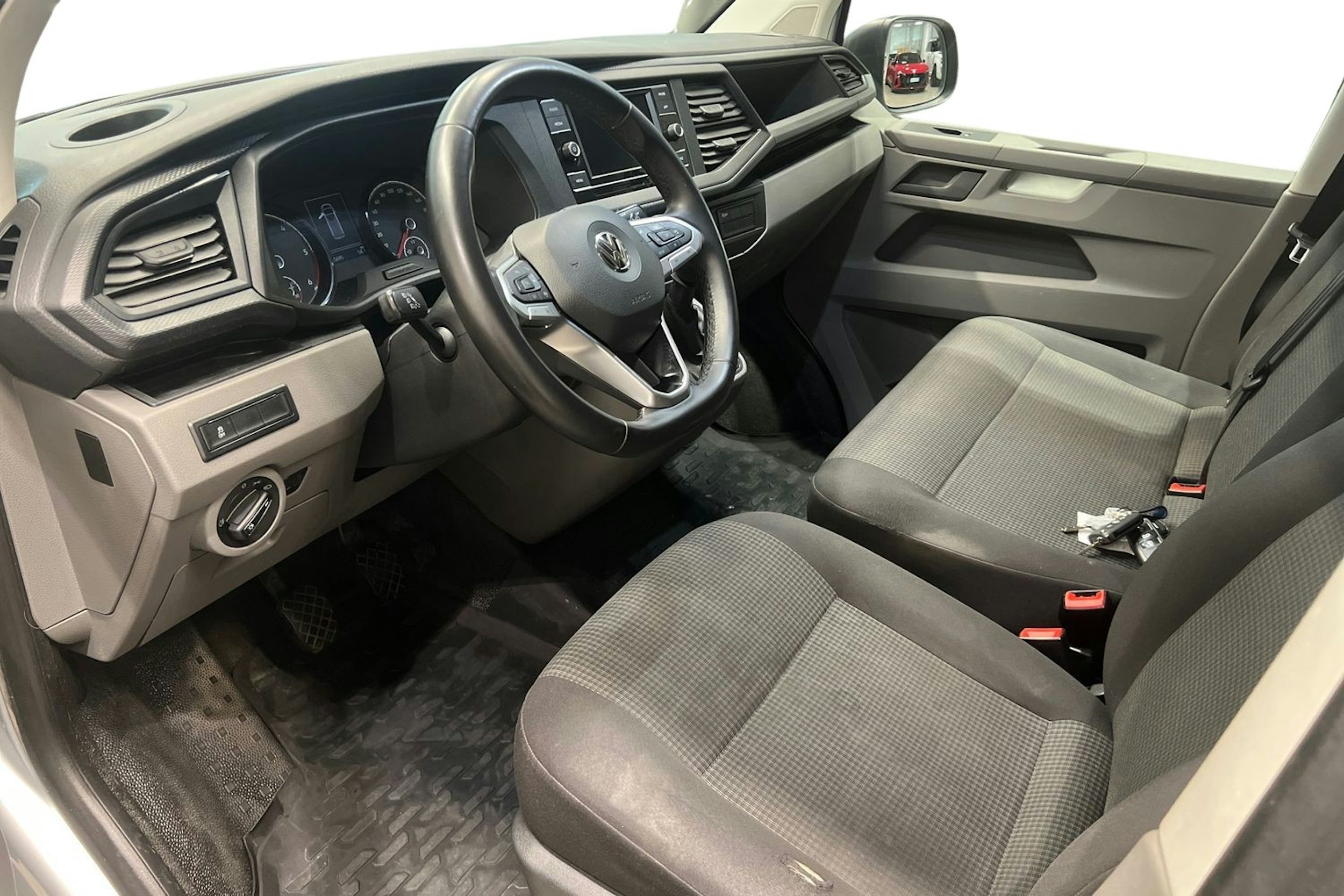 hopea Volkswagen Transporter 2020 kuva 7.