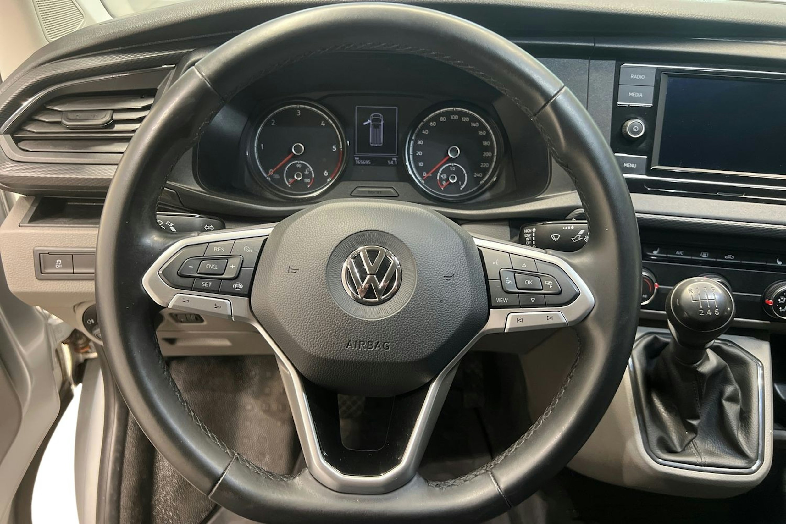 hopea Volkswagen Transporter 2020 kuva 9.