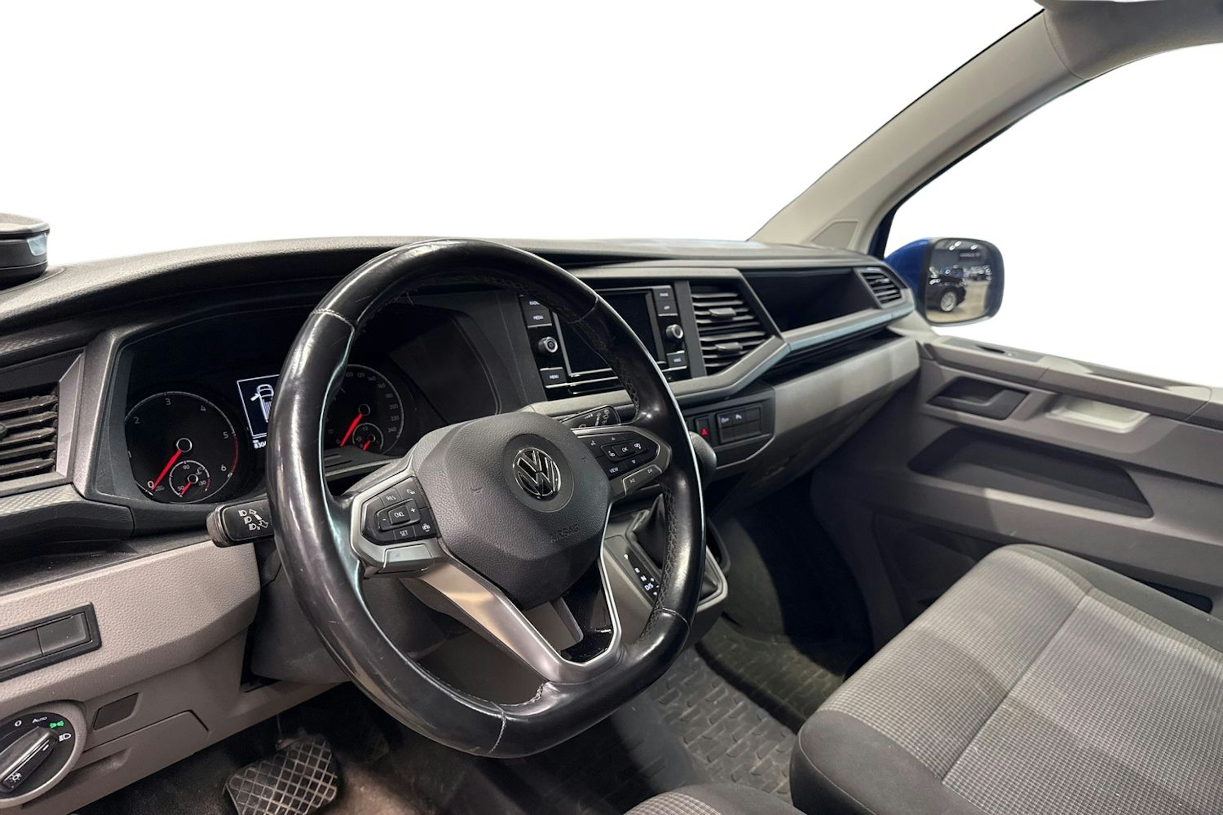 sininen Volkswagen Transporter 2020 kuva 9.