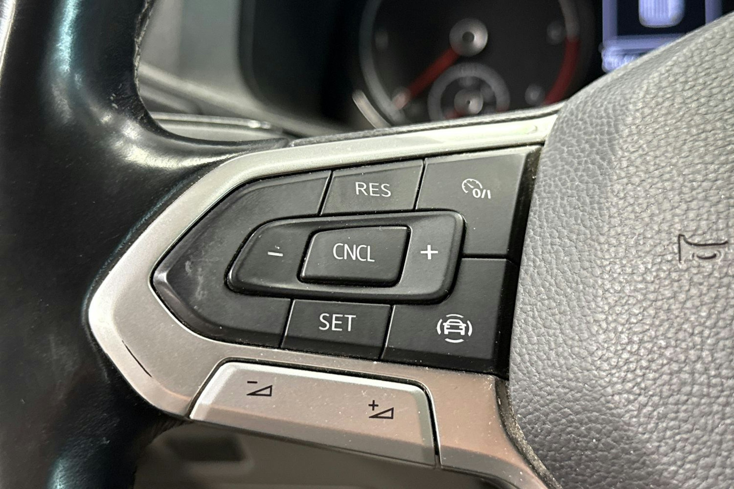 sininen Volkswagen Transporter 2020 kuva 15.