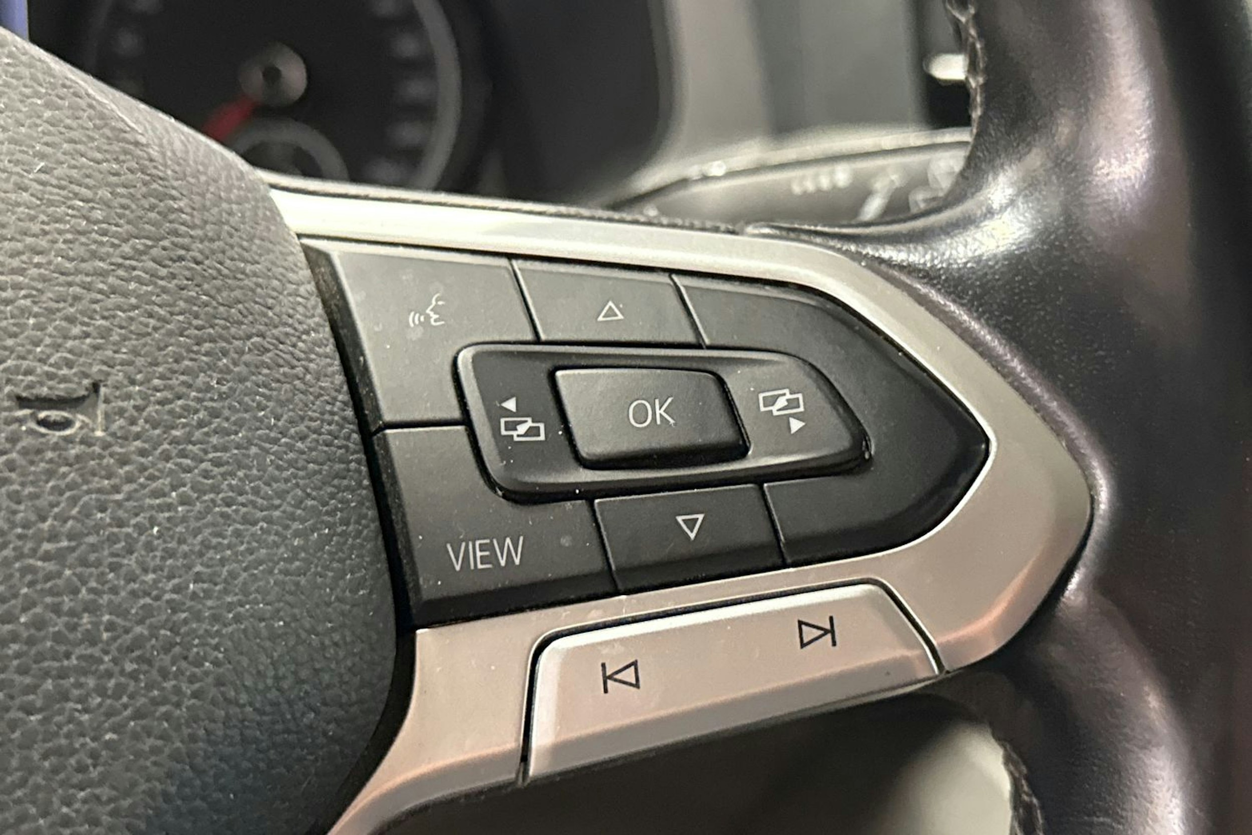 sininen Volkswagen Transporter 2020 kuva 16.