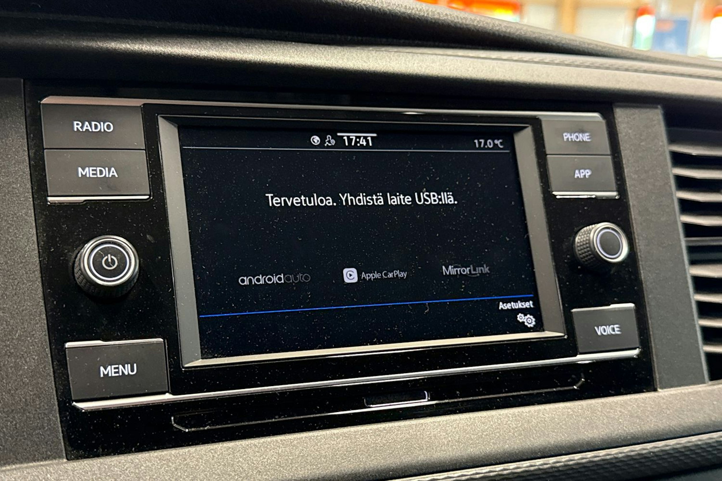 sininen Volkswagen Transporter 2020 kuva 19.