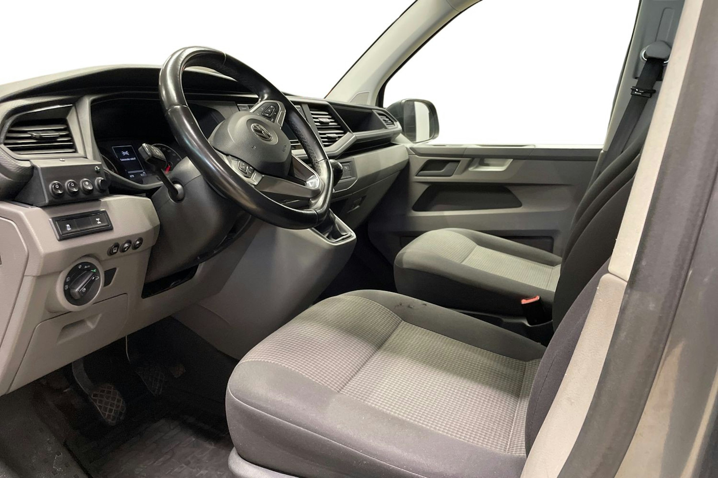 harmaa Volkswagen Transporter 2020 kuva 7.