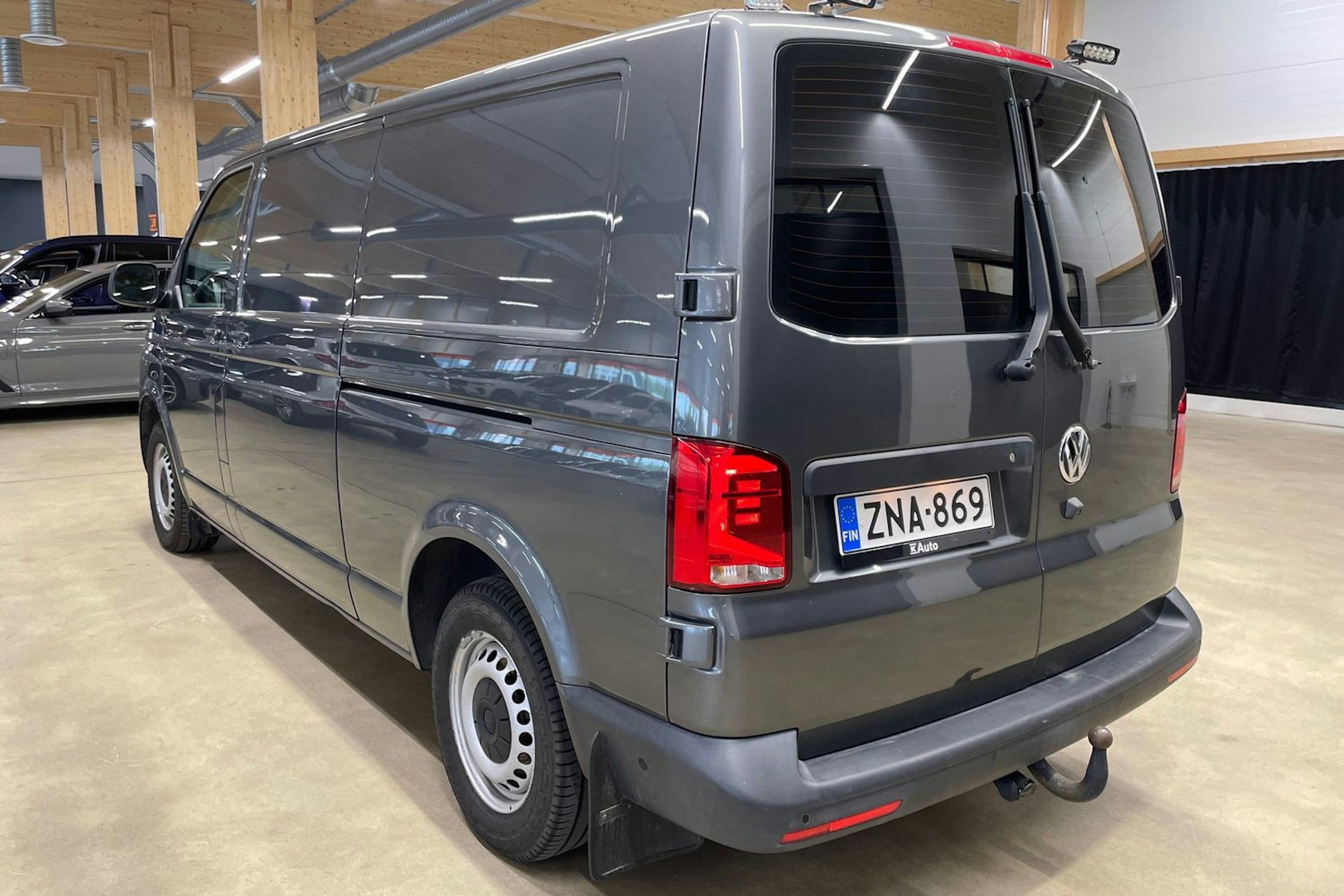 harmaa Volkswagen Transporter 2020 kuva 14.