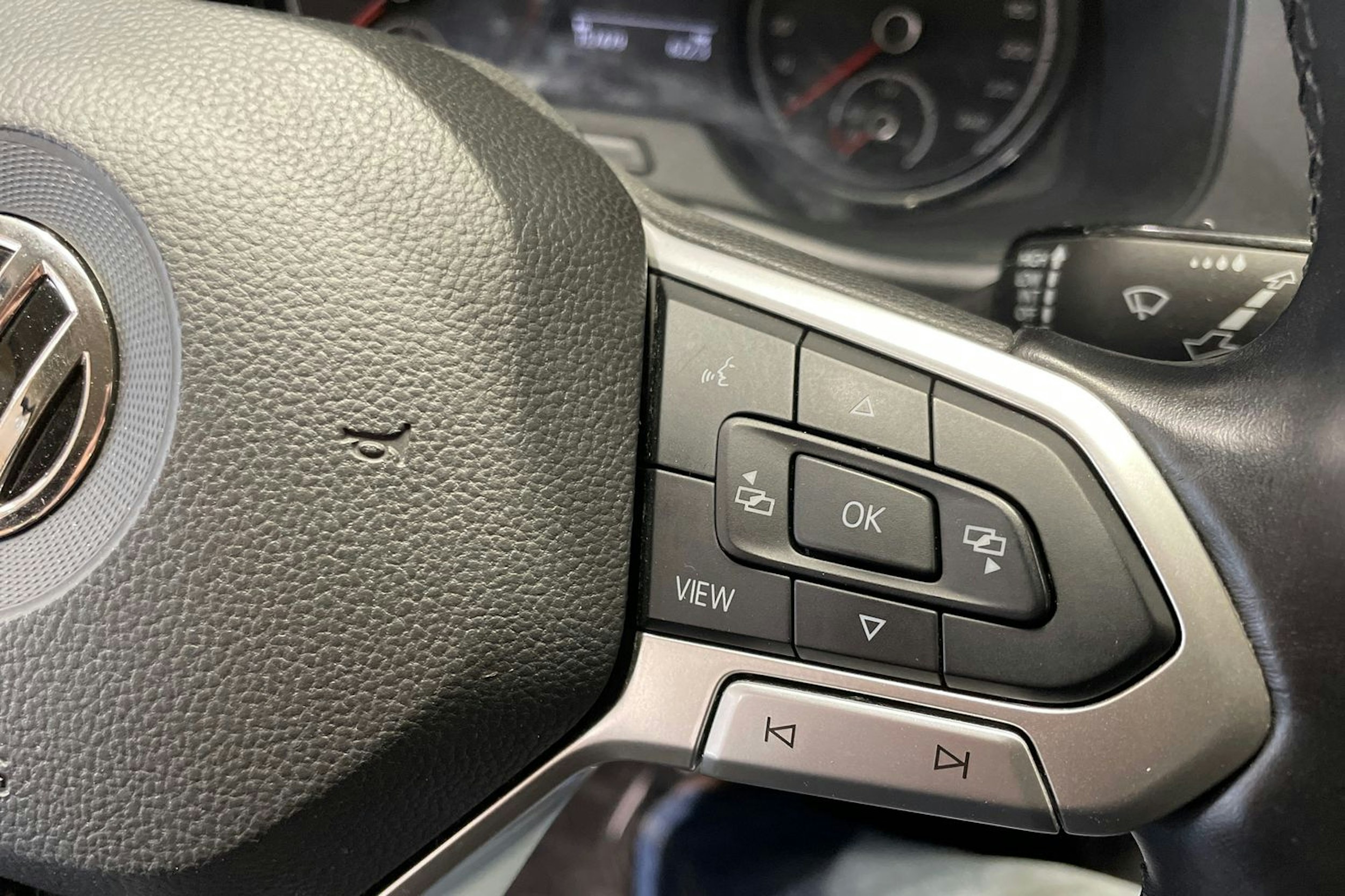 harmaa Volkswagen Transporter 2020 kuva 31.