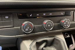 harmaa Volkswagen Transporter 2020 kuva 35.