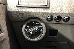 harmaa Volkswagen Transporter 2020 kuva 18.
