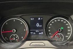 harmaa Volkswagen Transporter 2020 kuva 22.