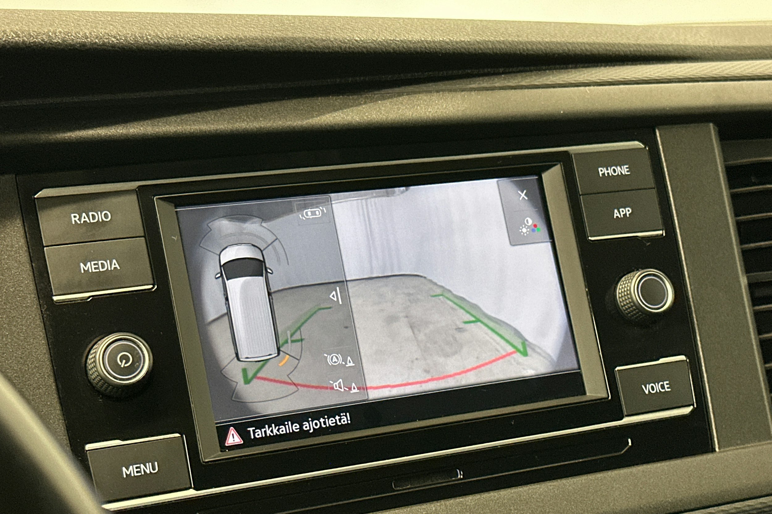 harmaa Volkswagen Transporter 2020 kuva 24.