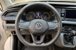 valkoinen Volkswagen Transporter 2020 kuva 17.