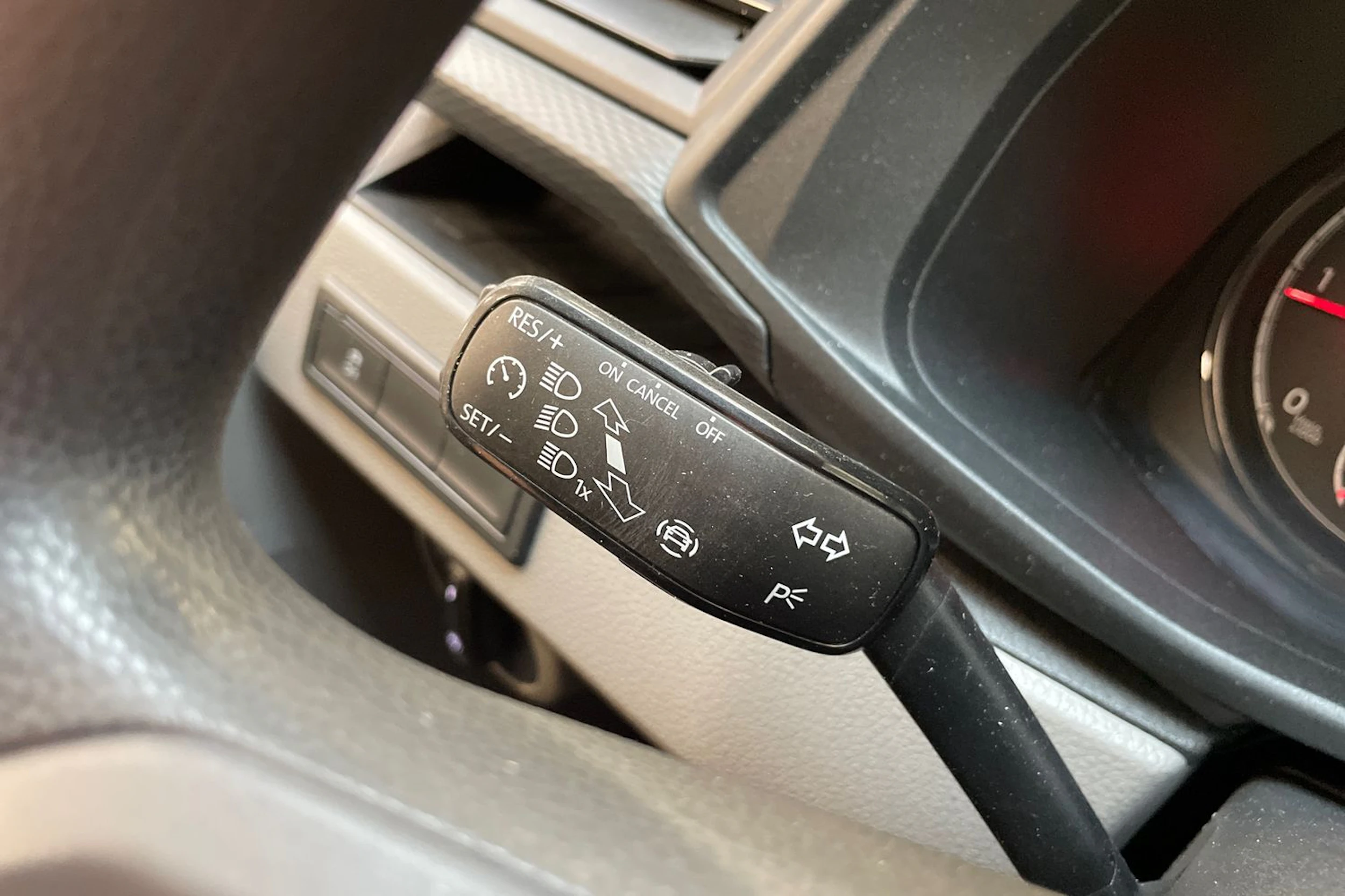 valkoinen Volkswagen Transporter 2020 kuva 19.