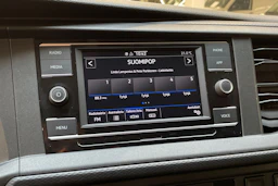valkoinen Volkswagen Transporter 2020 kuva 20.