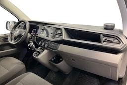 Valkoinen Volkswagen Transporter 2020 kuva 9.
