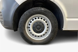 Valkoinen Volkswagen Transporter 2020 kuva 11.
