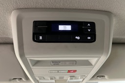 Valkoinen Volkswagen Transporter 2020 kuva 22.
