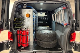 harmaa Volkswagen Transporter 2020 kuva 15.