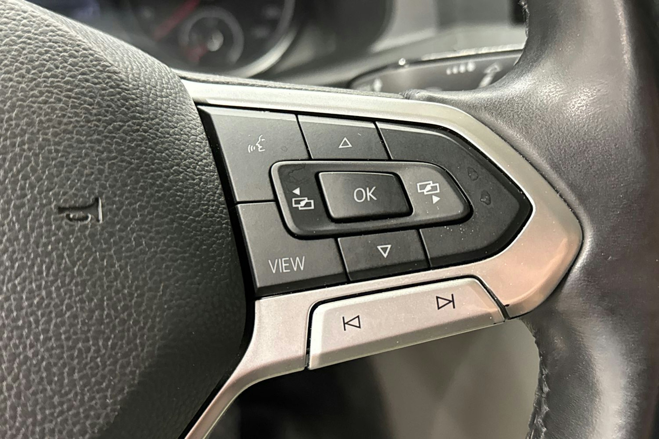 harmaa Volkswagen Transporter 2020 kuva 22.
