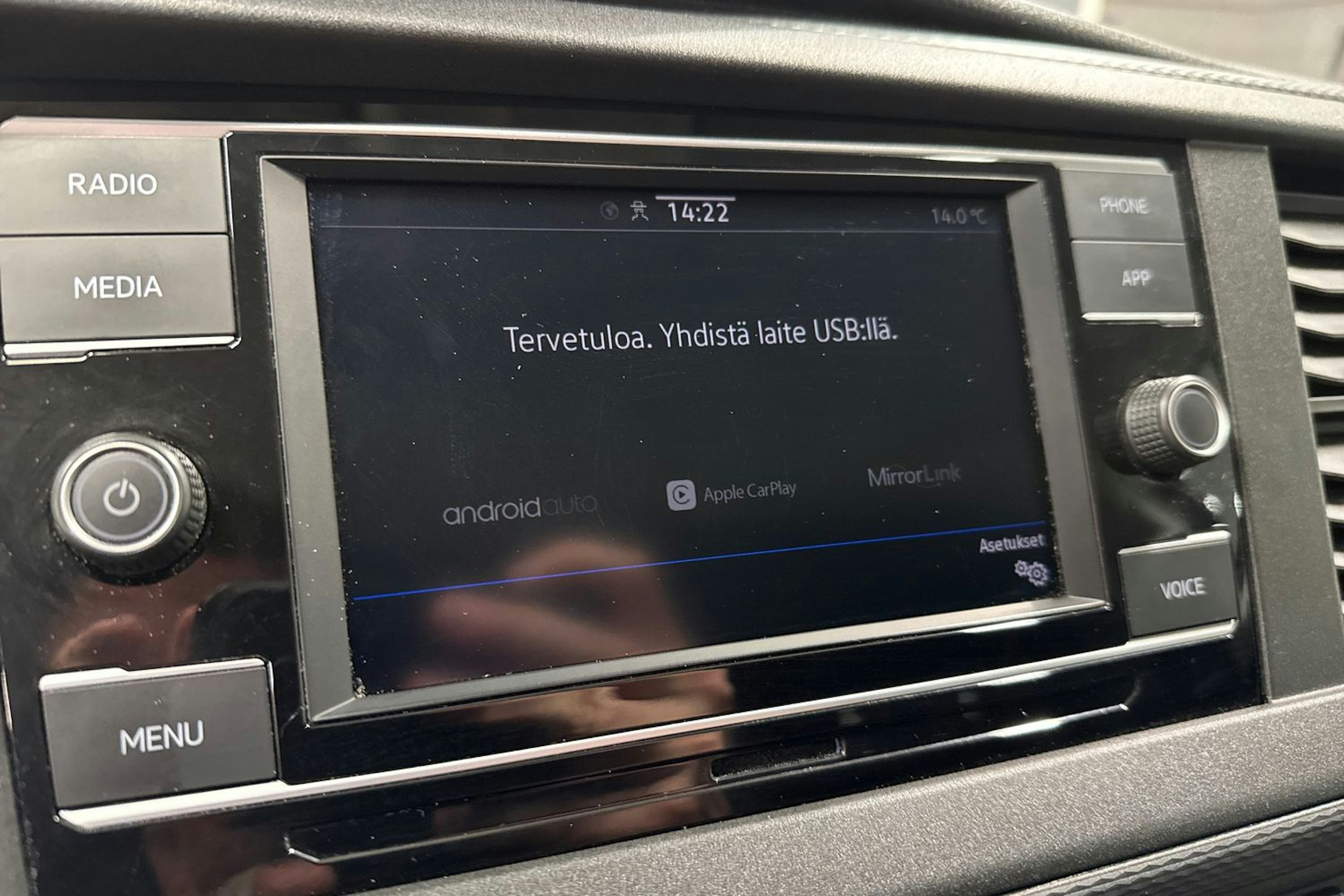 harmaa Volkswagen Transporter 2020 kuva 25.