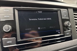 harmaa Volkswagen Transporter 2020 kuva 25.
