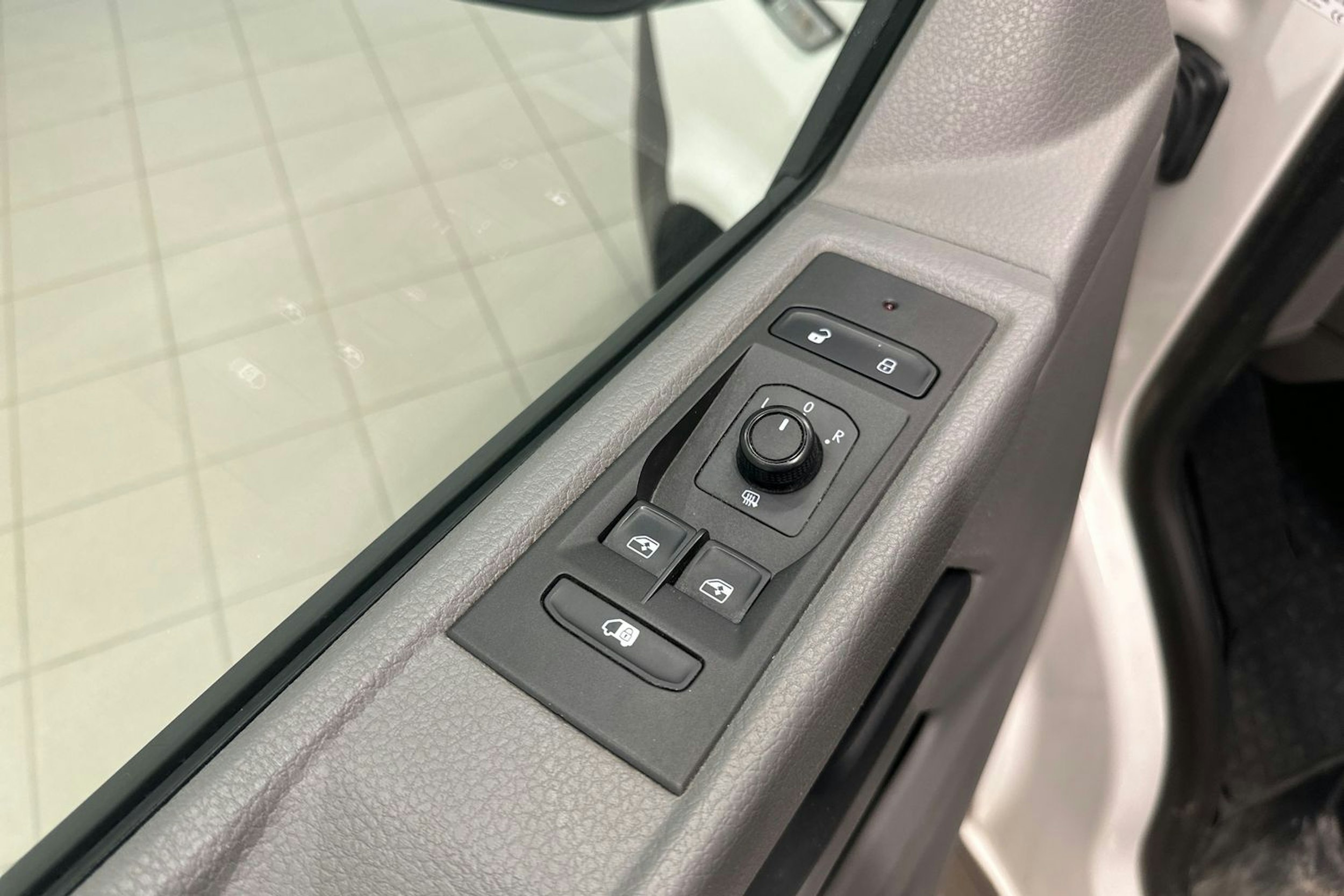 Valkoinen Volkswagen TRANSPORTER 2020 kuva 14.