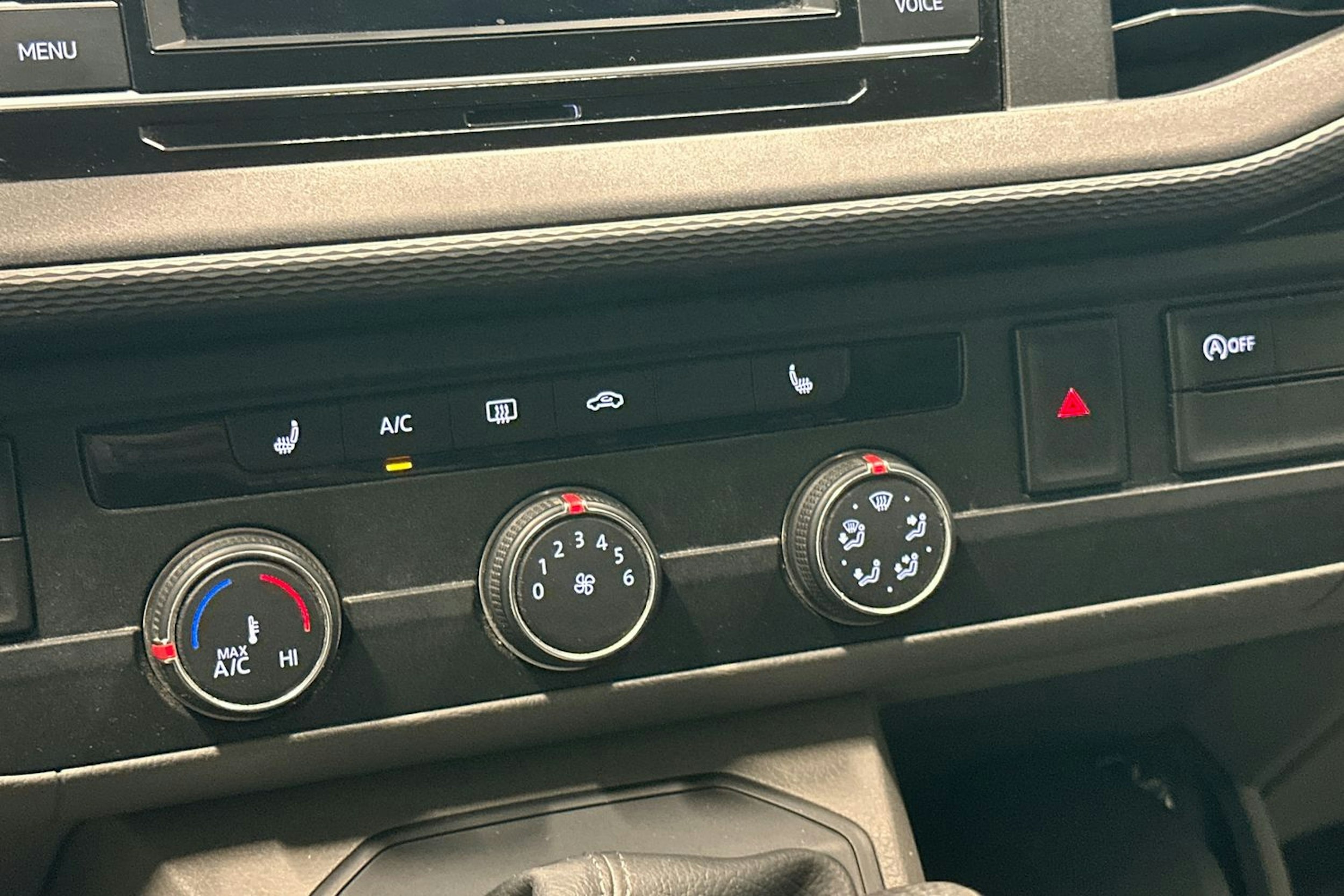 Valkoinen Volkswagen TRANSPORTER 2020 kuva 21.