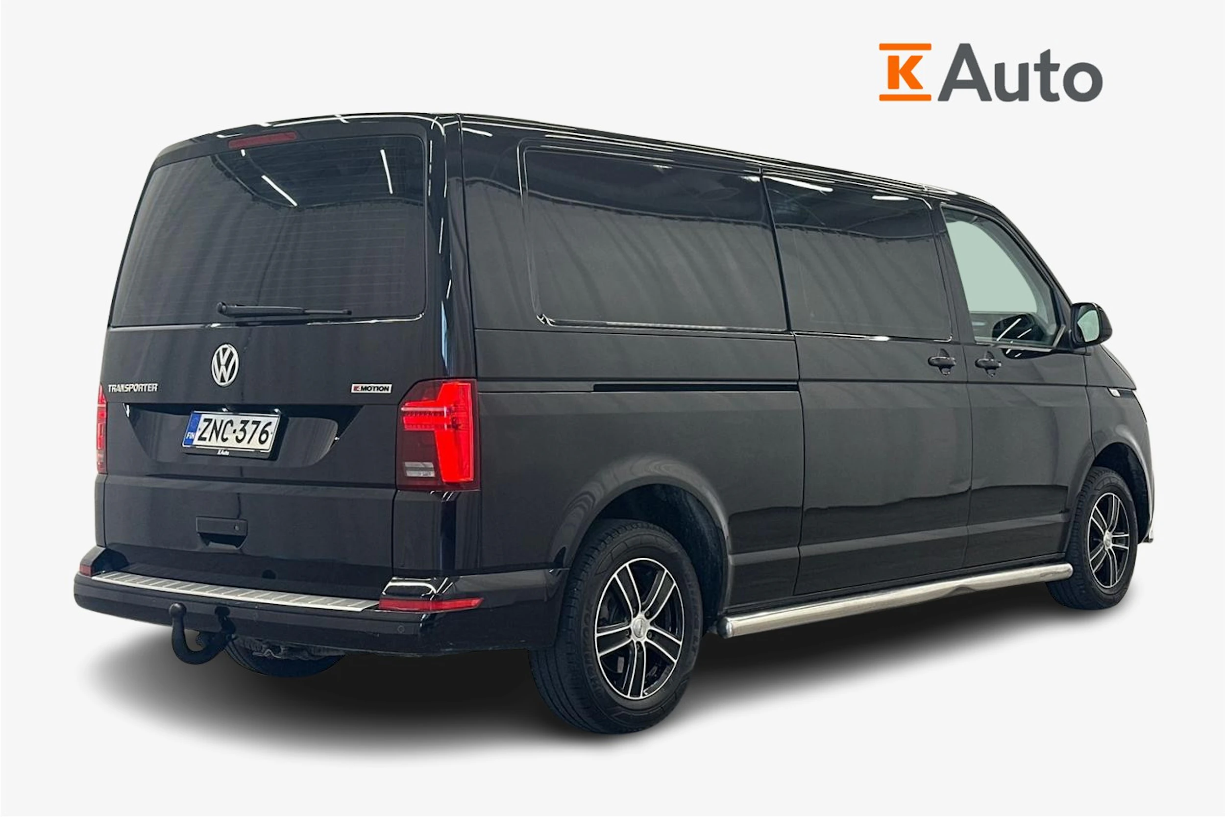 musta Volkswagen Transporter 2020 kuva 2.