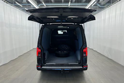 musta Volkswagen Transporter 2020 kuva 10.