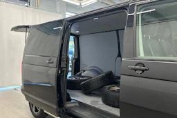 musta Volkswagen Transporter 2020 kuva 11.