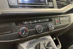 musta Volkswagen Transporter 2020 kuva 16.