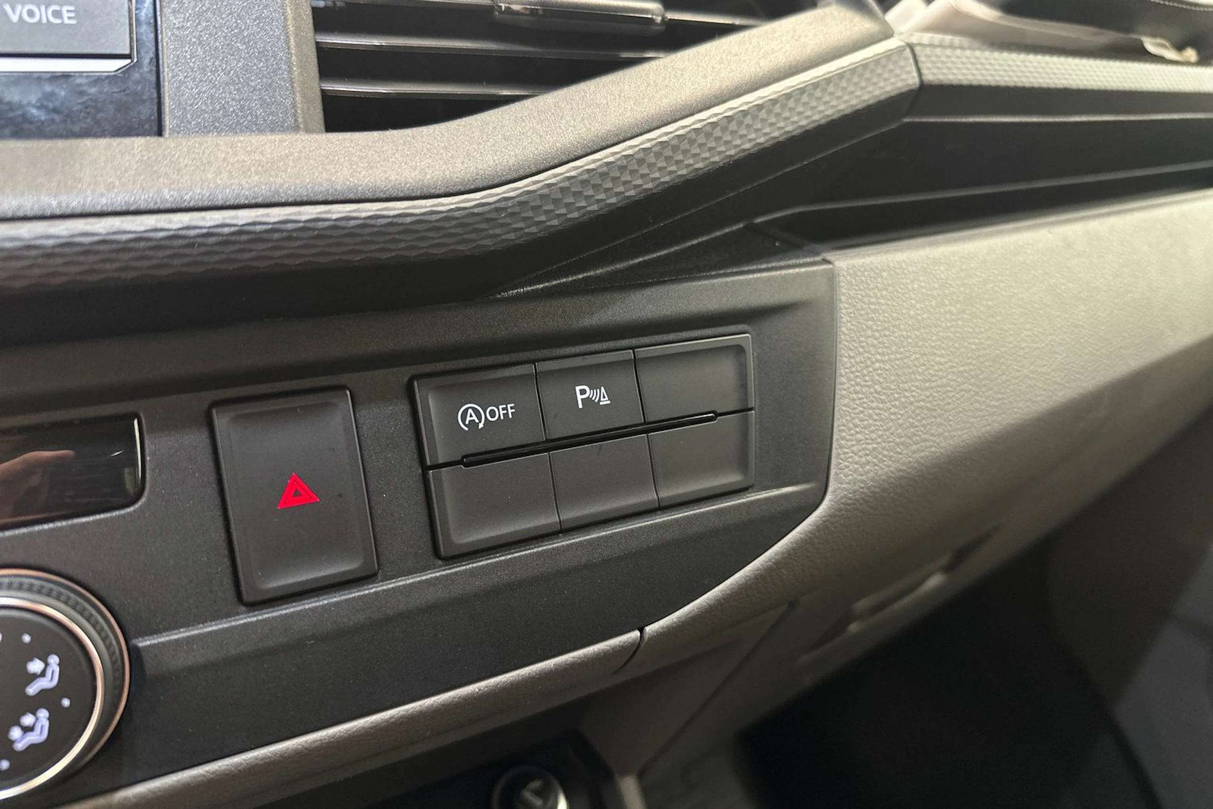musta Volkswagen Transporter 2020 kuva 17.