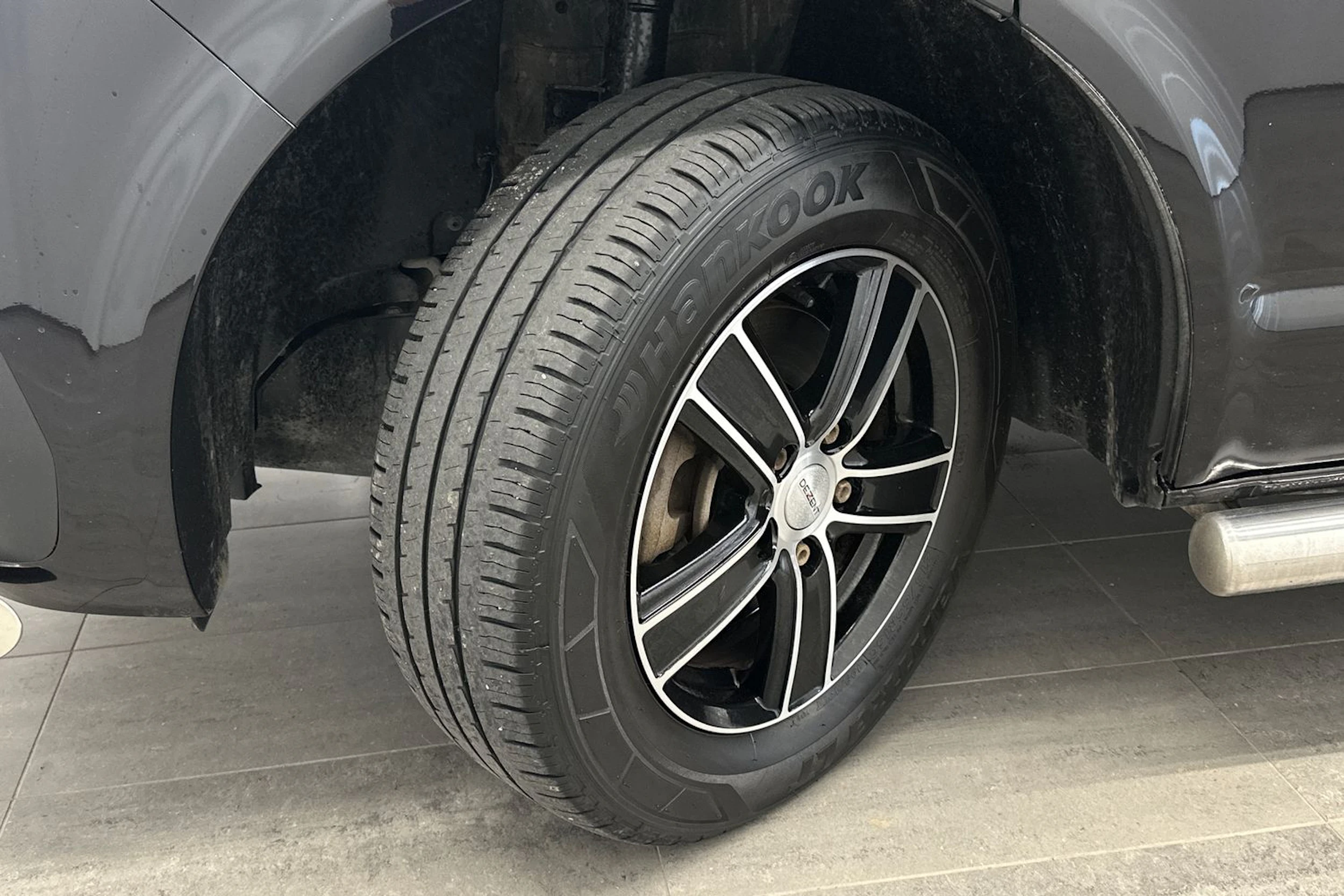 musta Volkswagen Transporter 2020 kuva 22.