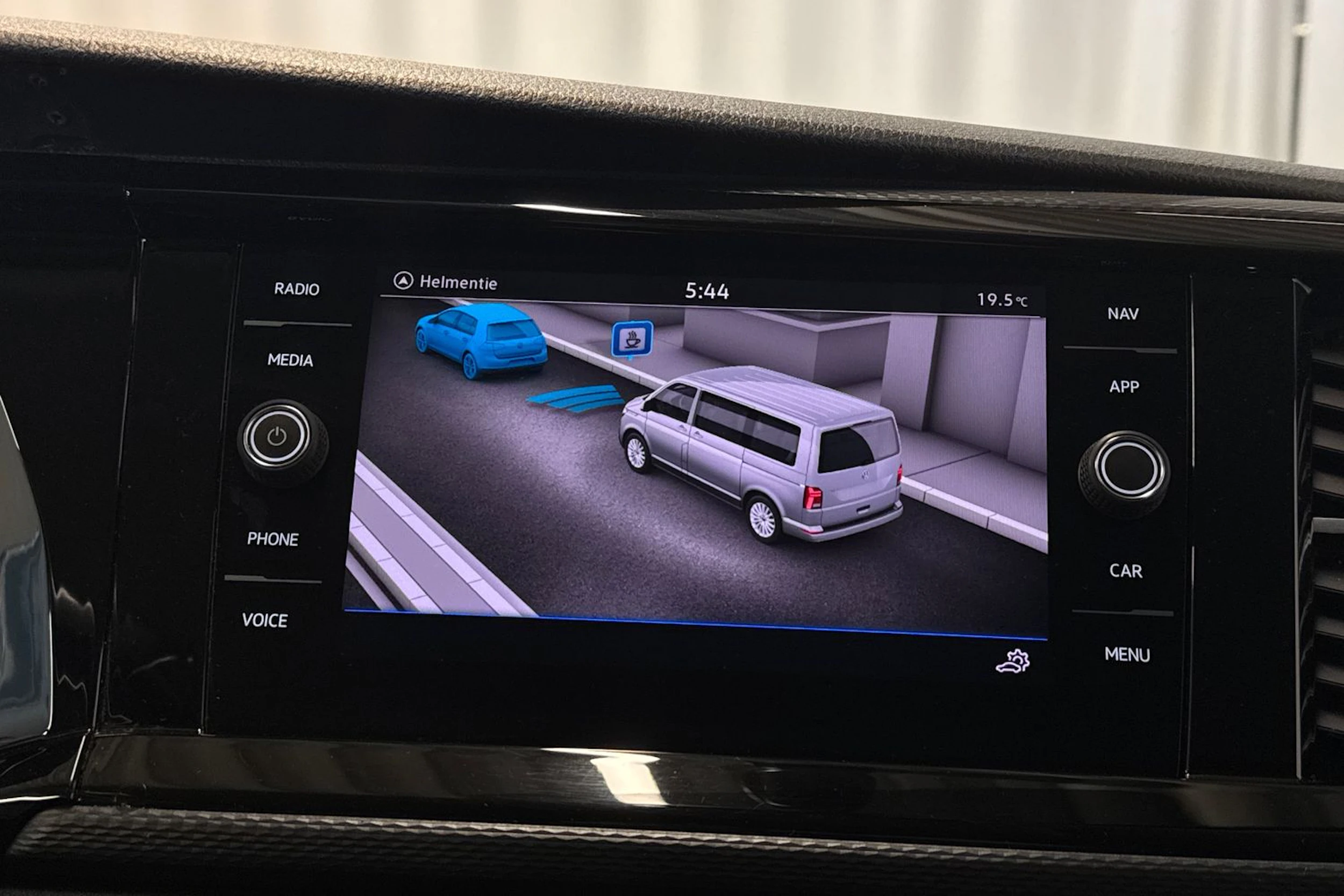 sininen Volkswagen Transporter 2020 kuva 19.