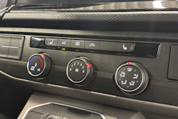 sininen Volkswagen Transporter 2020 kuva 21.