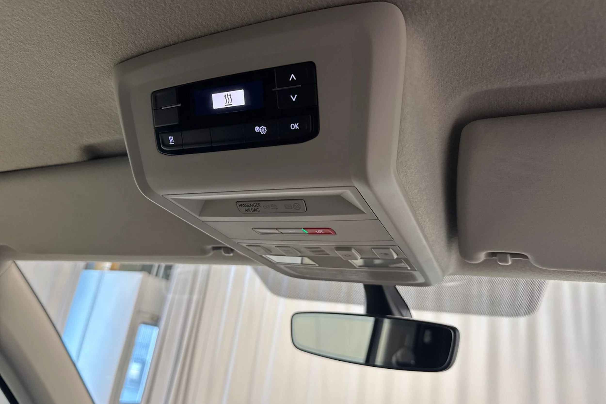 sininen Volkswagen Transporter 2020 kuva 24.