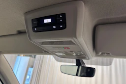 sininen Volkswagen Transporter 2020 kuva 24.