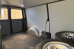 sininen Volkswagen Transporter 2020 kuva 30.