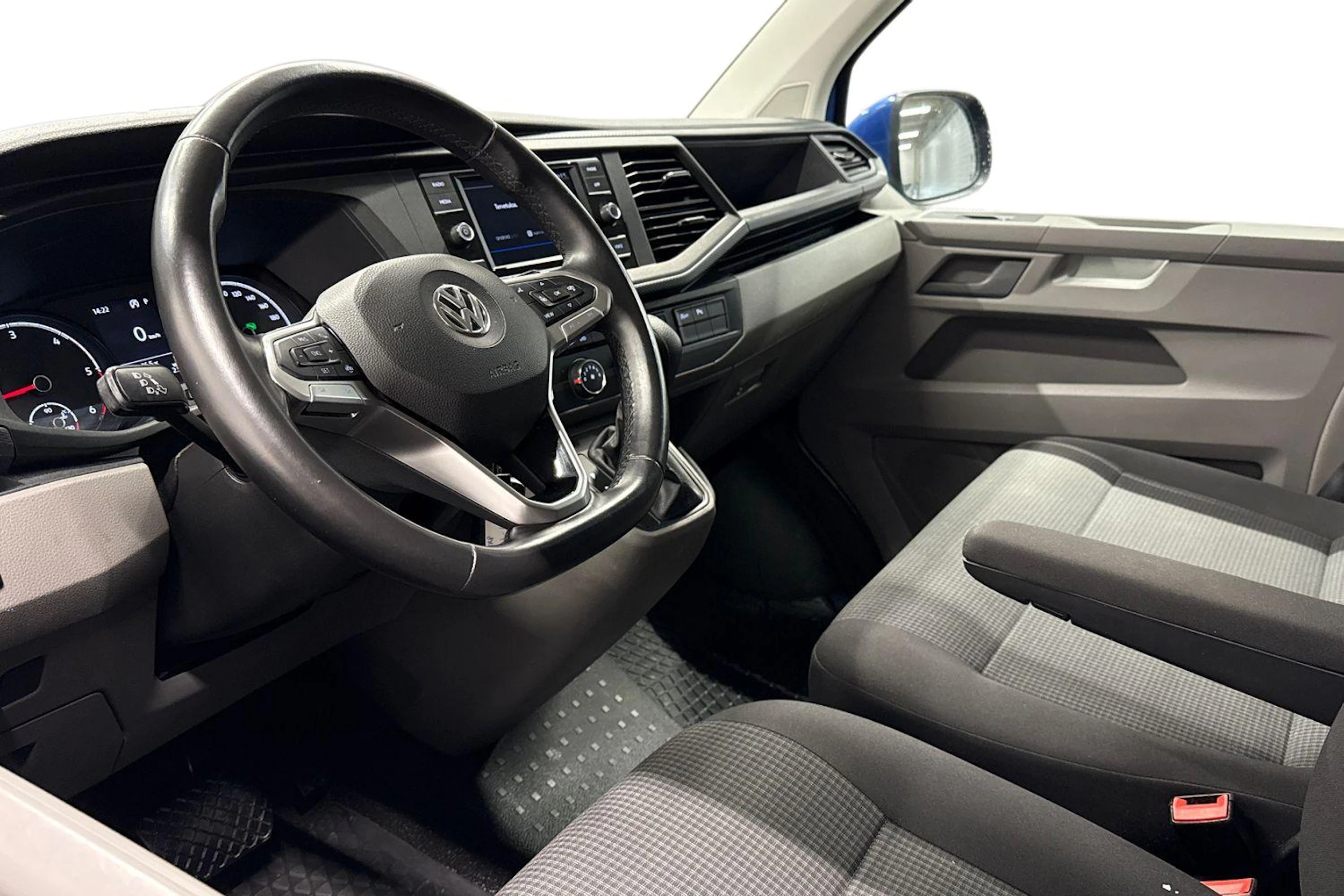 Sininen Volkswagen TRANSPORTER 2020 kuva 8.