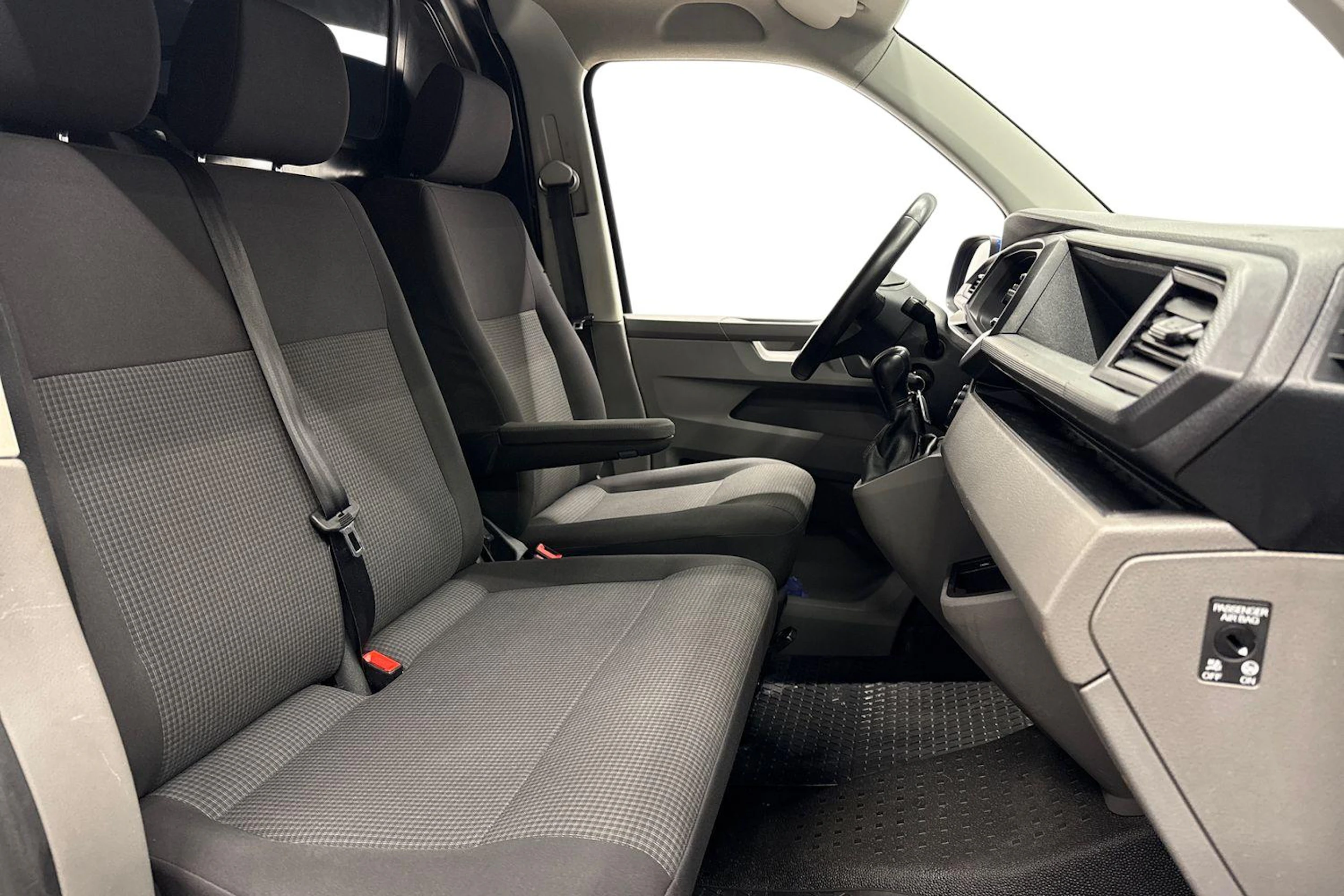 Sininen Volkswagen TRANSPORTER 2020 kuva 11.