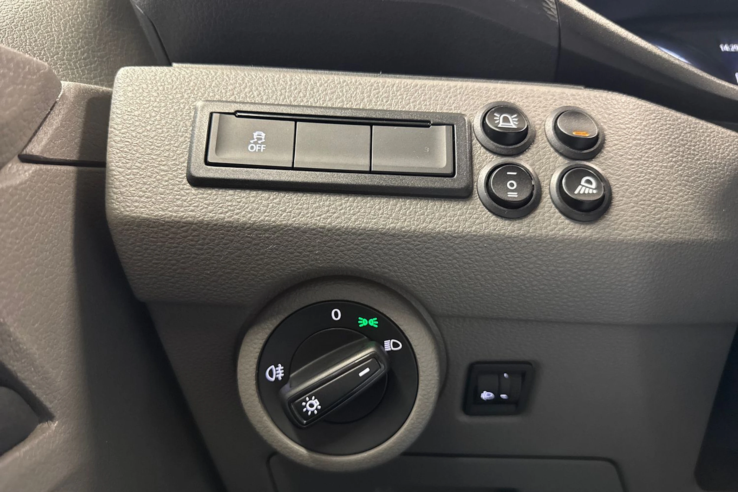 sininen Volkswagen Transporter 2020 kuva 18.
