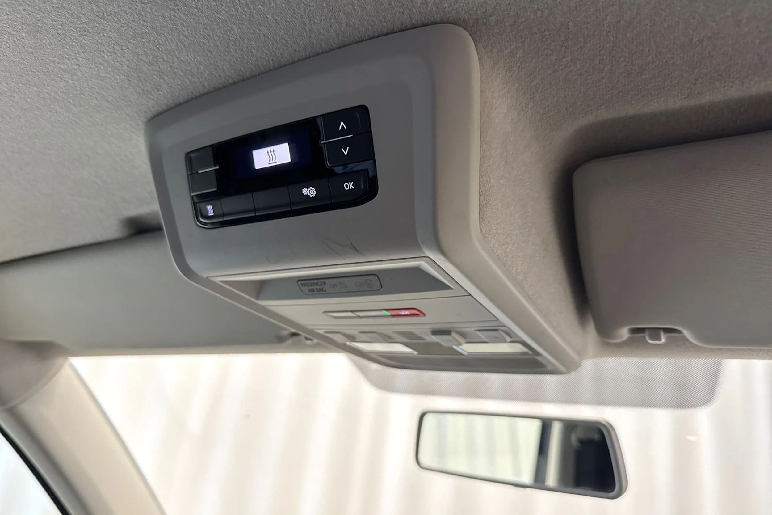 sininen Volkswagen Transporter 2020 kuva 23.