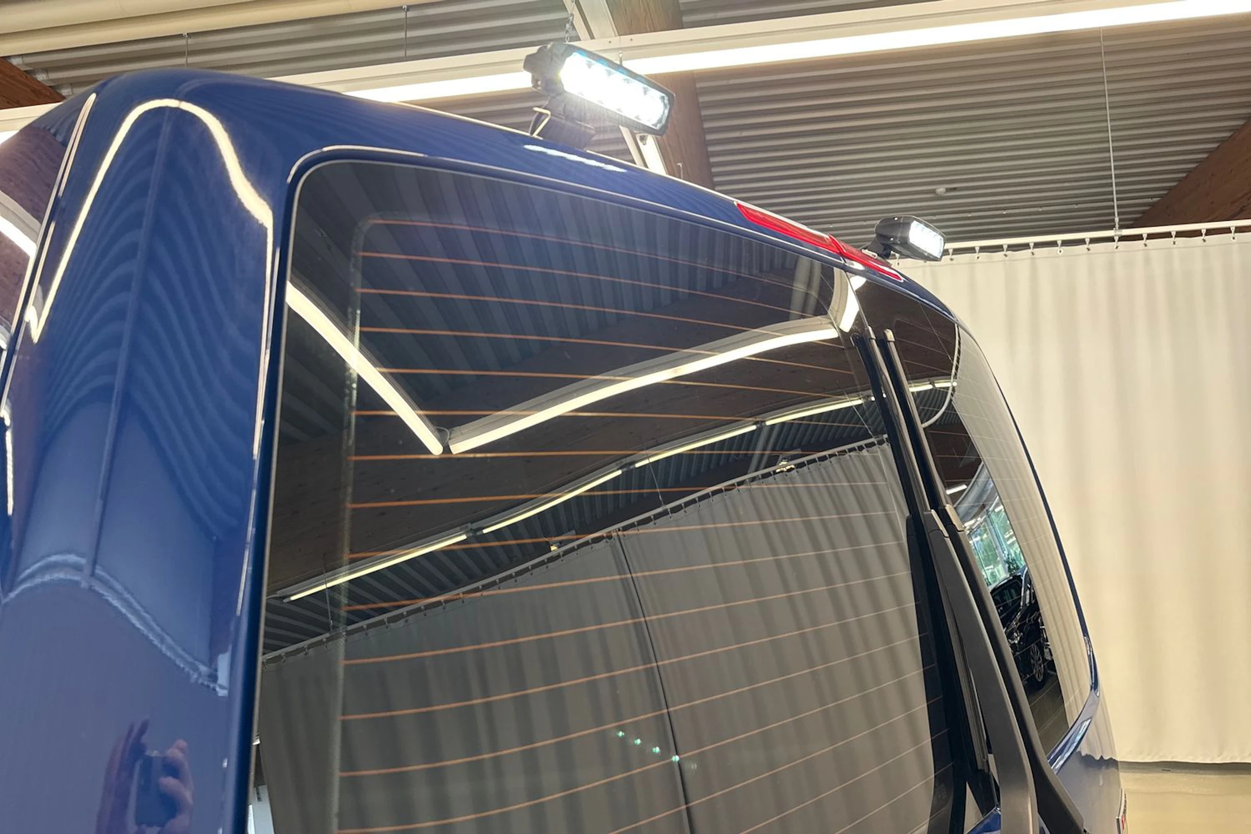 sininen Volkswagen Transporter 2020 kuva 29.
