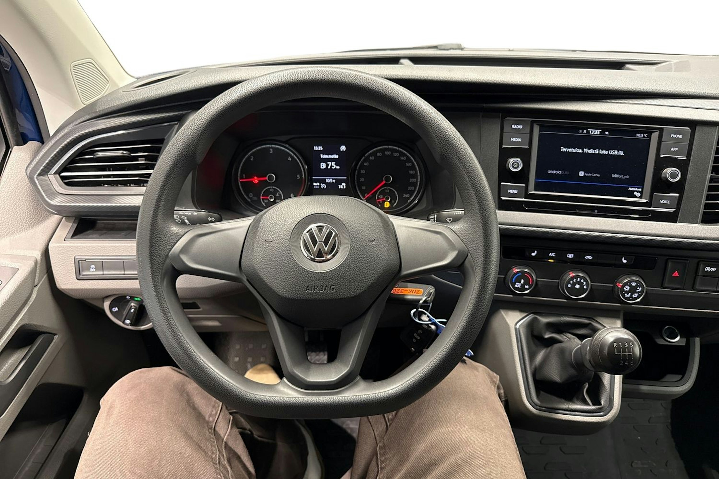 Sininen Volkswagen TRANSPORTER 2020 kuva 9.