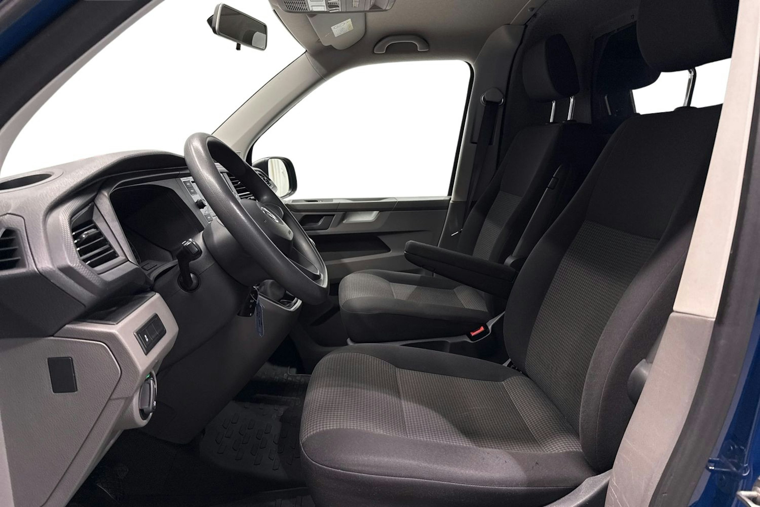 Sininen Volkswagen TRANSPORTER 2020 kuva 10.
