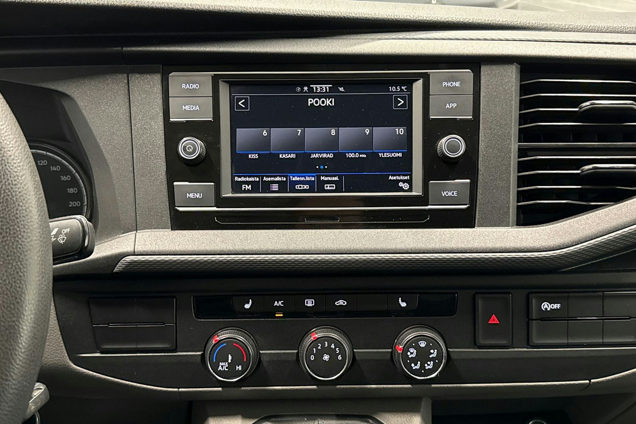 Sininen Volkswagen TRANSPORTER 2020 kuva 18.