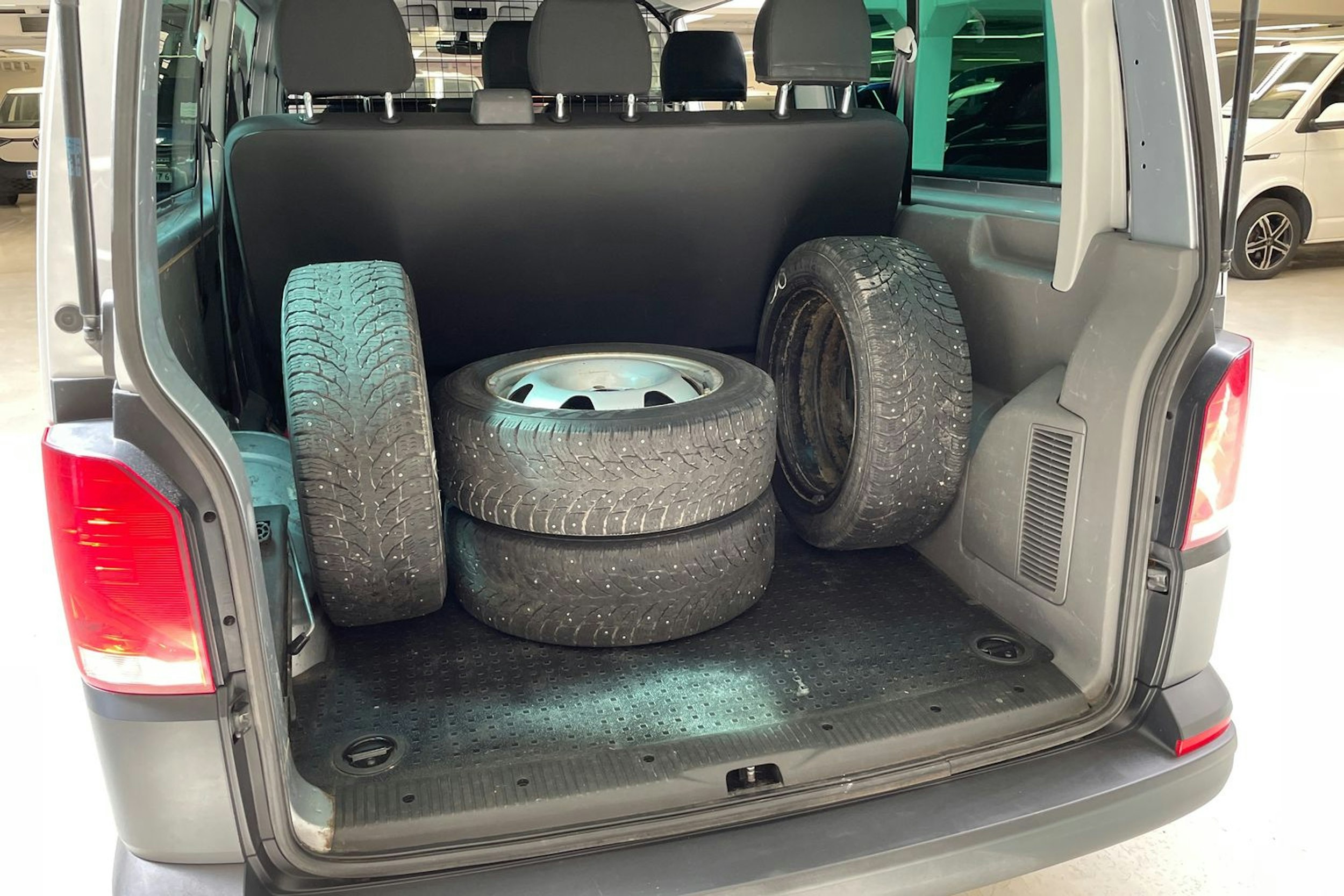 hopea Volkswagen Transporter 2020 kuva 15.